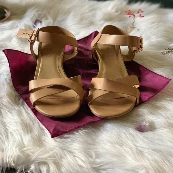 ❌SOLD❌ 🌟Spring Sandals🌟 - Picture 3 of 7